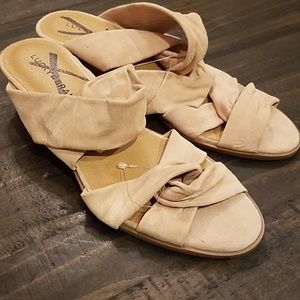 Lucky Brand Rhilley Beige Wedge sandal
